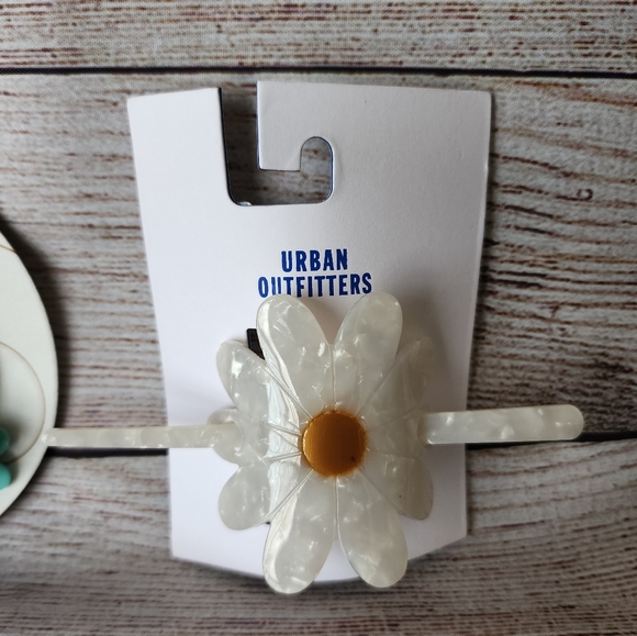 Urban Outfitters Hair Lot - Picture 4 of 5